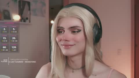 Snapshot of lyodass chatting on September 24, 12:21 am Lyodass online show from September 24, 12:21 am