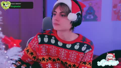 Snapshot of lyodass chatting on December 10, 8:38 pm Lyodass online show from December 10, 8:38 pm