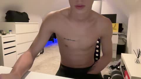  NEW   Leo  lz britboy online show from February 2, 10:06 pm