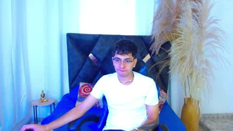 Max online show from April 17, 2:20 pm