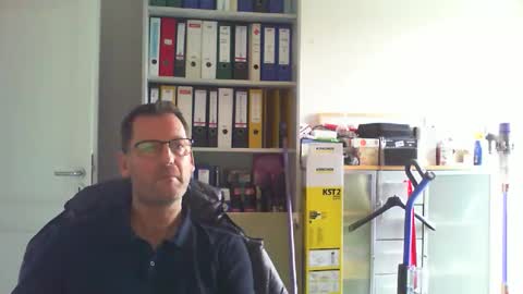 Snapshot of macfly67 chatting on October 17, 1:37 pm macfly67 online show from October 17, 1:37 pm