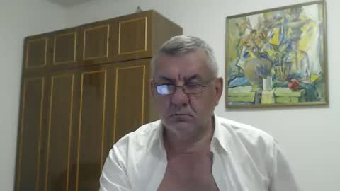 Macho online show from December 14, 9:00 pm