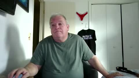 mackdocc001 online show from January 9, 8:03 pm