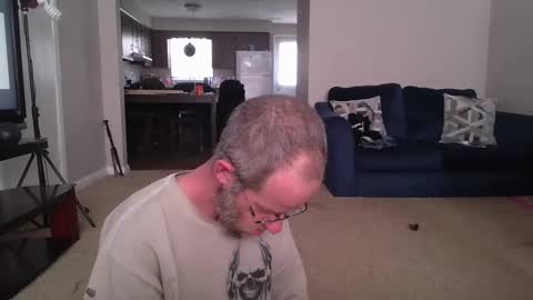 mad_hornet1983 online show from January 25, 7:07 pm