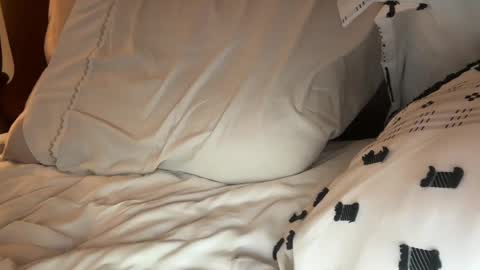 Snapshot of maddaewg101 chatting on October 31, 3:19 am maddaewg101 online show from October 31, 3:19 am