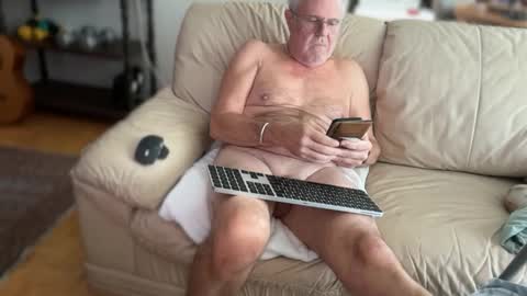 madmanacrossthewater online show from October 2, 5:17 pm