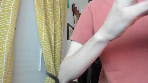 madmonkeyman10 online show from December 4, 6:20 am