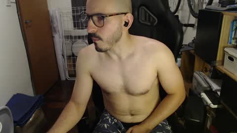 Snapshot of madziula chatting on December 28, 4:51 am Peter online show from December 28, 4:51 am