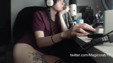 magic_crab17 online show from December 13, 4:05 pm