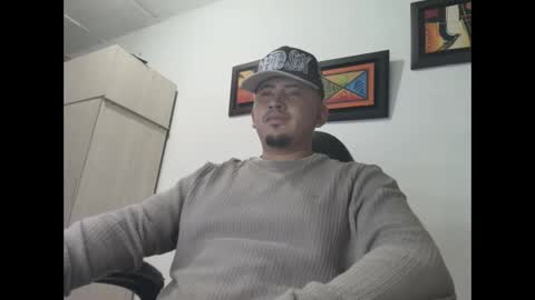 magic_milk23 online show from October 17, 2:59 am