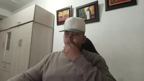 magic_milk23 online show from October 2, 5:44 am