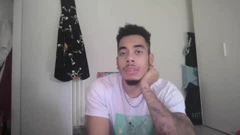 Snapshot of magicsempai chatting on December 9, 11:47 am Magicsempai online show from December 9, 11:47 am