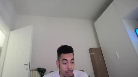 Snapshot of magicsempai chatting on March 11, 11:44 am Magicsempai online show from March 11, 11:44 am