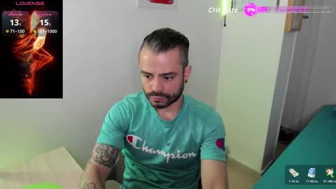 Snapshot of magnus_king chatting on October 28, 2:36 am     online show from October 28, 2:36 am