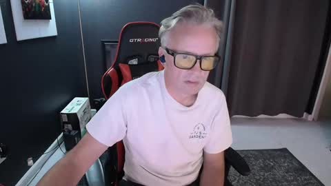 magnusveria online show from October 7, 3:54 am