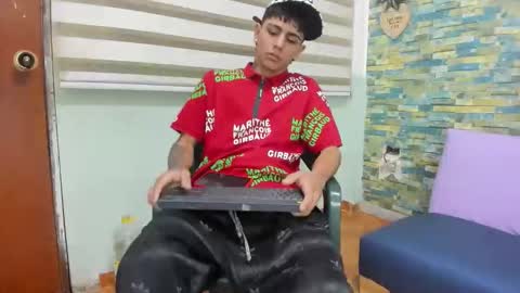 maicoll_hard02 online show from November 18, 11:58 am