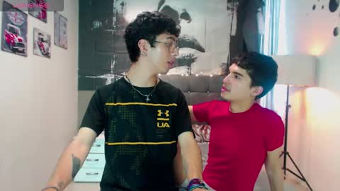 Snapshot of maik_x_dave chatting on October 18, 3:28 pm MAIK AND DAVE online show from October 18, 3:28 pm