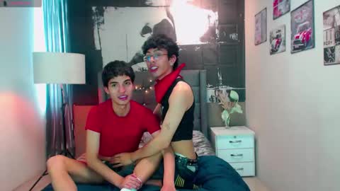 Snapshot of maik_x_dave chatting on October 31, 3:04 pm MAIK AND DAVE online show from October 31, 3:04 pm