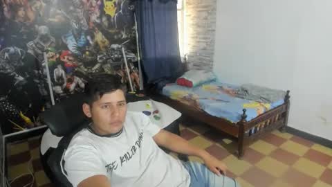 Snapshot of maiker_lozano_ chatting on October 25, 9:49 pm maiker lozano online show from October 25, 9:49 pm