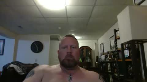 Snapshot of makemebebad2025 chatting on October 22, 9:51 pm makemebebad2025 online show from October 22, 9:51 pm