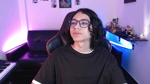 Snapshot of malik_harrison_ chatting on February 13, 12:21 pm Malik  online show from February 13, 12:21 pm