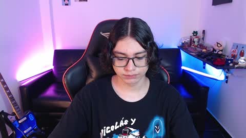 Snapshot of malik_harrison_ chatting on January 4, 3:17 pm Malik  online show from January 4, 3:17 pm