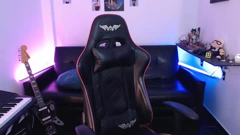 Snapshot of malik_harrison_ chatting on March 4, 4:09 pm Malik  online show from March 4, 4:09 pm