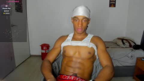 Snapshot of malkongarcia chatting on October 11, 12:03 am malkongarcia online show from October 11, 12:03 am