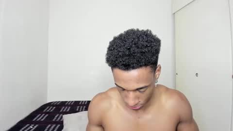 Snapshot of malkongarcia chatting on December 7, 12:20 am malkongarcia online show from December 7, 12:20 am