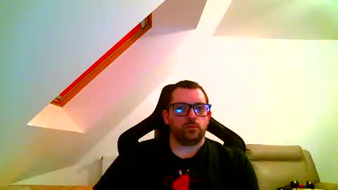 breton online show from March 1, 7:48 pm