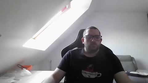 breton online show from December 9, 10:22 am