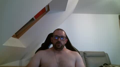 breton online show from August 4, 10:47 pm