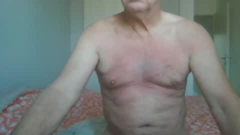 manngrossbite online show from May 24, 7:47 am