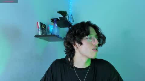 Manuel online show from October 28, 3:09 am