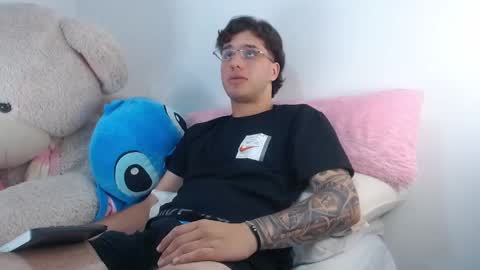 Manuel online show from May 22, 3:22 am