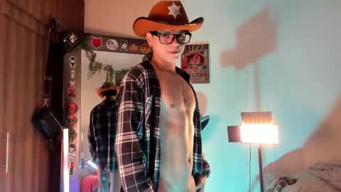 Snapshot of mar_alexis chatting on September 30, 1:01 am mar_alexis online show from September 30, 1:01 am