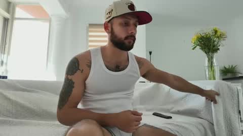 marco_parola online show from September 25, 4:17 pm