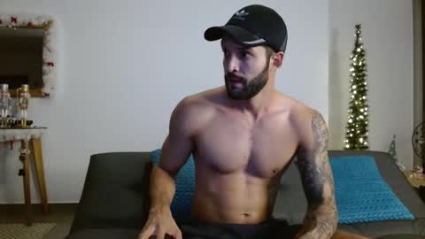 Snapshot of marcoandpolo01 chatting on December 18, 3:37 am Marco  Polo online show from December 18, 3:37 am