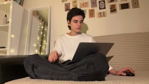 Mark online show from November 1, 2:54 pm