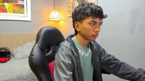 markbowie online show from November 18, 11:47 am