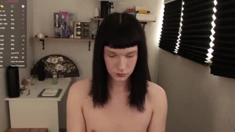 Mark online show from March 12, 2:01 pm