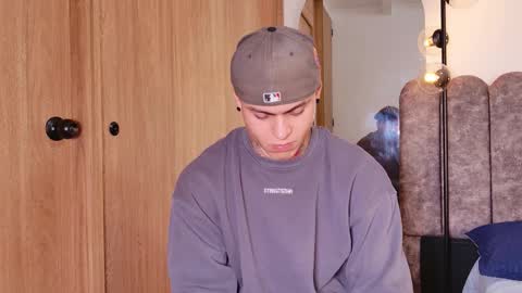 Sebastian online show from December 15, 10:40 pm