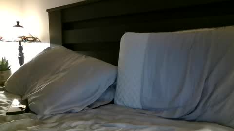 Snapshot of markzimmerman057 chatting on October 15, 5:04 am Mark online show from October 15, 5:04 am