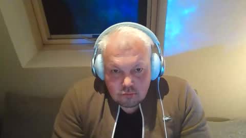 mars0481 online show from April 12, 7:37 pm