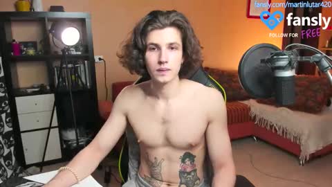 Snapshot of martinlutar420 chatting on October 20, 5:33 am Daddy Marty online show from October 20, 5:33 am