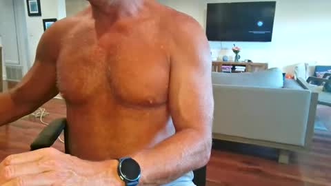 mascmuscle49 online show from June 1, 1:06 am