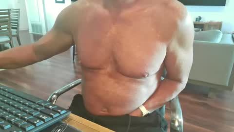 Snapshot of mascmuscle49 chatting on December 13, 6:05 pm mascmuscle49 online show from December 13, 6:05 pm