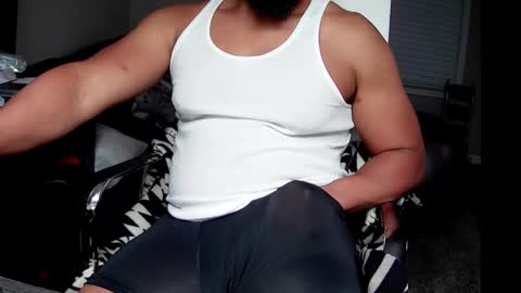 Snapshot of masculine9hard210085 chatting on November 2, 7:12 am masculine9hard210085 online show from November 2, 7:12 am