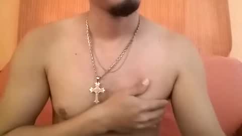 Max online show from November 18, 6:33 pm