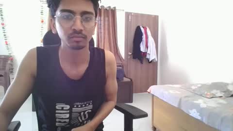 maskboyz2003 online show from January 30, 5:41 am